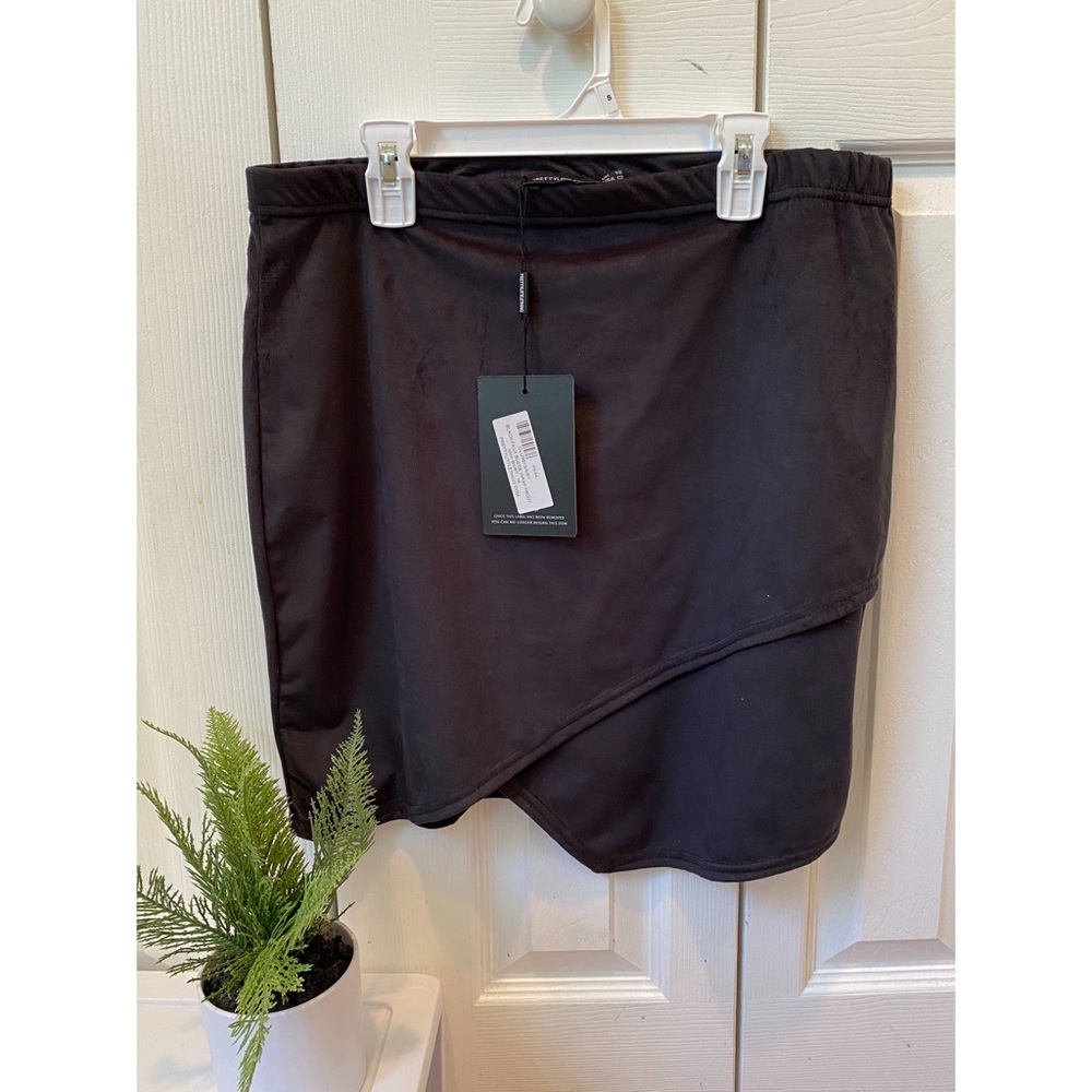 PRETTY LITTLE THINGS SKIRT!!!